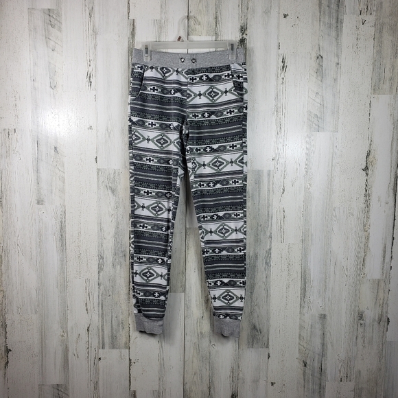 3/$15 Rue21 aztec gray, white and green joggers with pockets women's size small - Picture 1 of 9